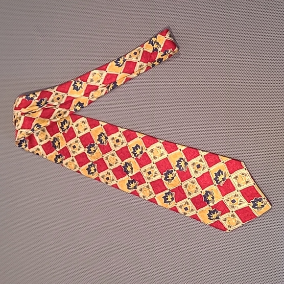 Specialty Collection Red Gold Diamond Necktie - Picture 5 of 5
